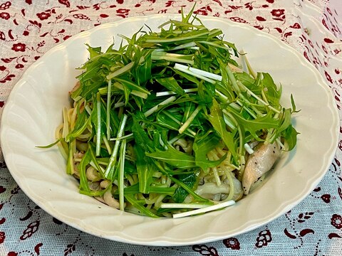水菜をたっぷり乗せてどうぞ♡鶏肉の柚子胡椒パスタ